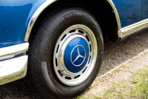 Afbeelding 26/62 van Mercedes-Benz 300 SE (1965)