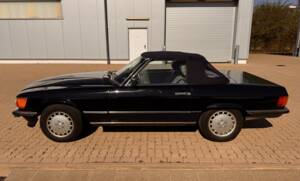 Afbeelding 32/59 van Mercedes-Benz 560 SL (1986)