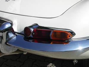 Image 31/37 of Jaguar E-Type 4.2 (1966)