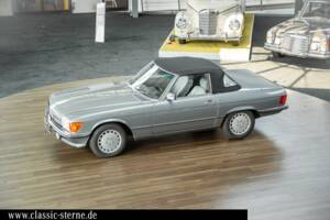 Immagine 8/15 di Mercedes-Benz 560 SL (1988)