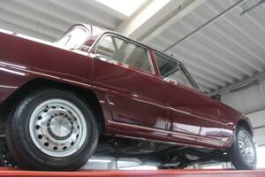 Imagen 10/50 de Alfa Romeo Giulia Nuova Super 1600 (1971)