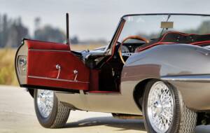 Image 26/50 of Jaguar E-Type 3.8 Flat Floor (1961)