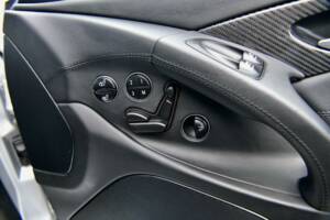 Image 48/50 of Mercedes-Benz SL 55 AMG (2006)