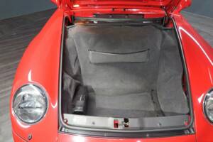 Immagine 30/43 di Porsche 911 Carrera (1997)