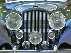 Image 23/50 of Bentley 4 1&#x2F;4 Litre (1939)