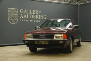 Image 30/50 de Audi 100 - 2.3E quattro (1990)
