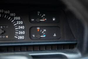 Bild 20/38 von Opel Omega 3,0i 24V (1992)
