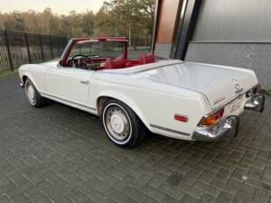 Immagine 7/36 di Mercedes-Benz 280 SL (1970)