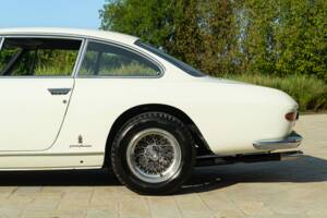 Bild 28/50 von Ferrari 330 GT 2+2 (1964)