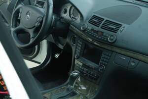 Bild 29/50 von Mercedes-Benz E 500 (2007)