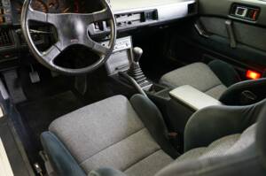 Image 21/49 of Mitsubishi Starion (1989)