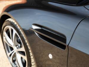 Bild 12/84 von Aston Martin V12 Vantage (2010)