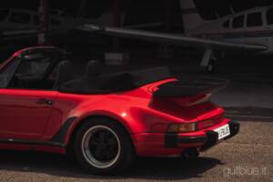 Image 18/72 of Porsche 911 Turbo 3.3 (1989)