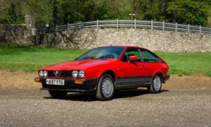 Bild 1/25 von Alfa Romeo GTV 6 2.5 (1984)