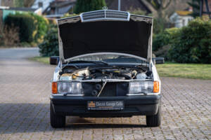 Imagen 8/42 de Mercedes-Benz 190 E (1984)