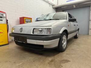 Bild 2/18 von Volkswagen Passat 1.8 (1993)