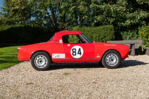 Image 8/60 of Alfa Romeo Giulia 1600 Spider (1963)