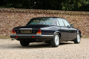 Imagen 2/50 de Jaguar XJ 12 (1985)