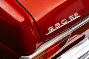 Image 30/99 of Mercedes-Benz 250 SE (1967)