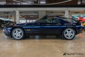 Afbeelding 17/50 van Porsche 928 GTS (1992)