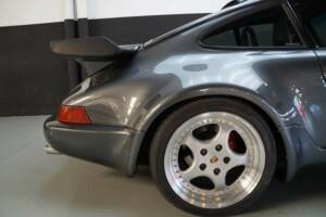 Imagen 30/50 de Porsche 911 Carrera 2 (1990)