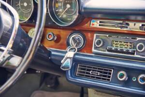 Image 22/38 of Mercedes-Benz 300 SEL 6.3 (1970)