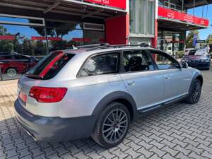 Immagine 6/18 di Audi A6 4.2 FSI allroad quattro (2007)