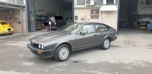 Image 2/30 of Alfa Romeo GTV 6 2.5 (1981)