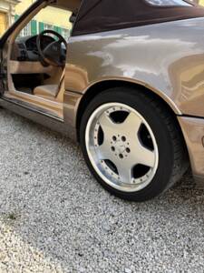 Bild 18/22 von Mercedes-Benz SL 500 (2000)