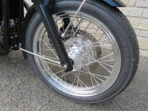 Image 28/39 of Triumph Bonneville T100 (2005)
