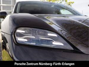 Image 10/36 of Porsche Taycan 4S Sport Turismo (2026)