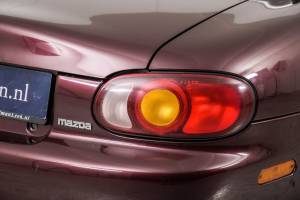 Immagine 31/50 di Mazda MX-5 1.6 (2000)