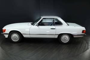 Image 3/30 of Mercedes-Benz 500 SL (1985)