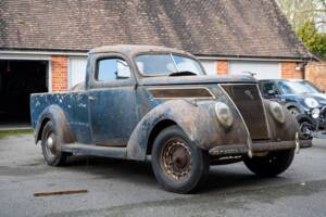 Image 1/134 of Ford V8 (1937)