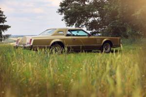 Bild 5/10 von Lincoln Continental Diamond Jubilee Gold Edition (1978)