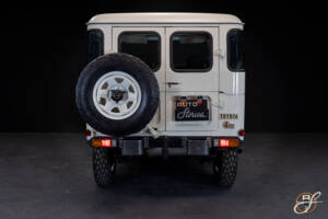 Image 4/21 de Toyota Land Cruiser FJ 40 (1981)