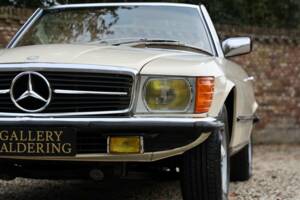 Imagen 34/50 de Mercedes-Benz 280 SL (1976)