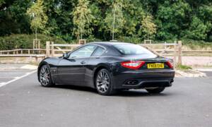 Image 3/43 of Maserati GranTurismo 4.2 (2008)