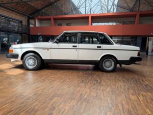 Bild 14/43 von Volvo 240 (1989)