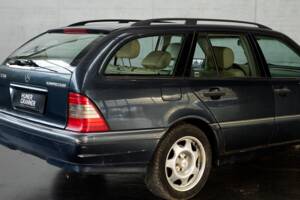 Bild 12/45 von Mercedes-Benz C 230 Kompressor T (1999)