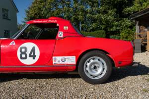 Image 12/60 of Alfa Romeo Giulia 1600 Spider (1963)