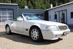 Imagen 3/22 de Mercedes-Benz 500 SL (1993)