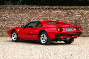 Image 37/50 de Ferrari 308 GTSi (1981)