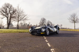 Image 16/34 of Lister Knobbly (2021)