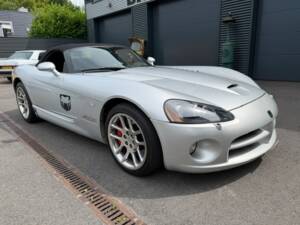 Imagen 2/27 de Dodge Viper SRT10 (2004)