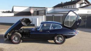 Image 34/50 of Jaguar E-Type (1967)