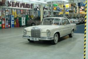 Afbeelding 1/50 van Mercedes-Benz 300 SE (1966)