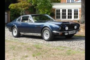 Immagine 2/24 di Aston Martin V8 (1973)