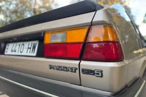 Image 15/57 of Volkswagen Passat 2.0 (1987)