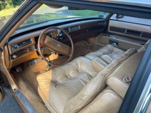 Bild 32/33 von Cadillac Fleetwood Eldorado Biarritz Coupe (1977)